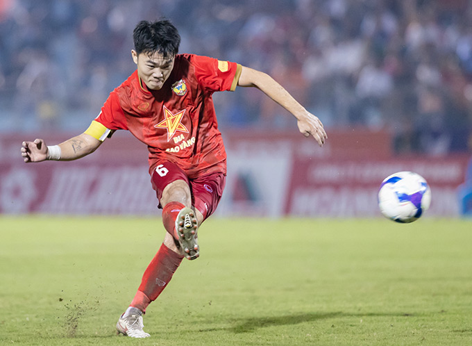 Hồng Lĩnh Hà Tĩnh bất bại sau lượt đi - Ảnh: Phan Tùng