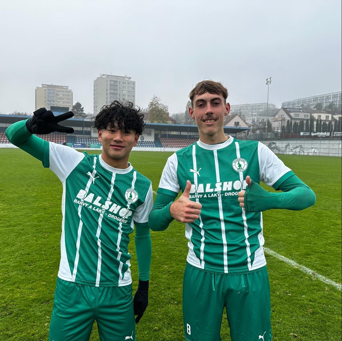 Anh muốn cống hiến cho đội tuyển dù không thi đấu trong nước.