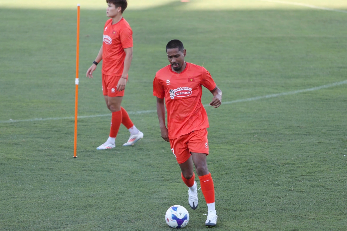 Cao Quang Vinh Pendant tap buoi dau tien tai dT Viet Nam 1/6