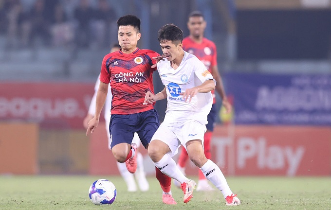 Dù không còn cơ hội vô địch nhưng CAHN vẫn phải cháy hết mình trong các trận còn lại nếu muốn vị trí thứ ba. Ảnh: Phan Tùng